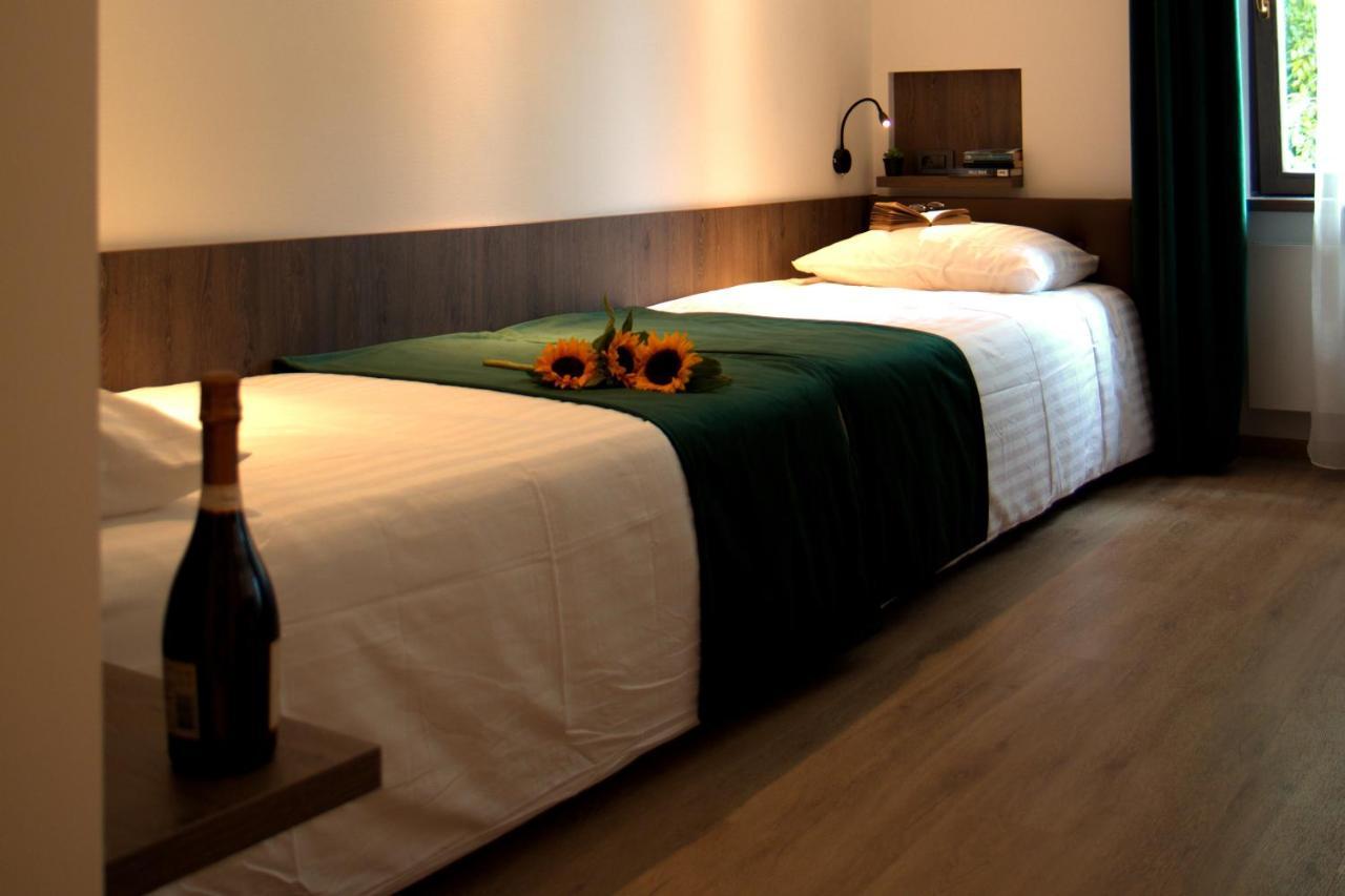 Petkovsek Rooms And Apartments Ljubljana Exteriör bild
