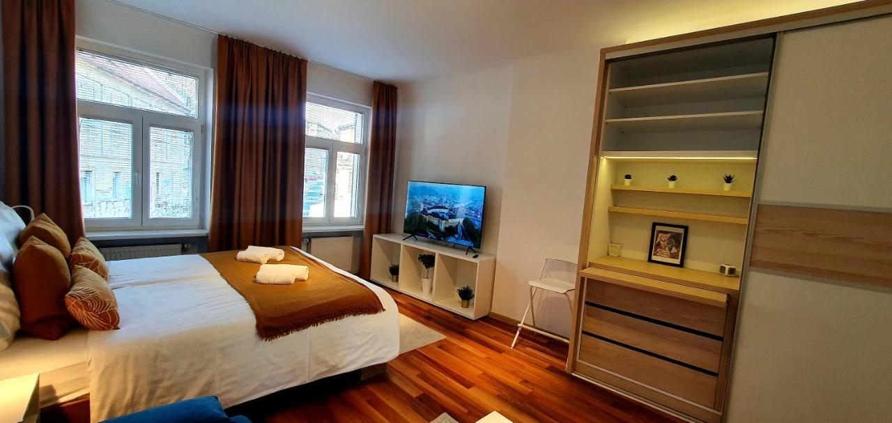 Petkovsek Rooms And Apartments Ljubljana Exteriör bild